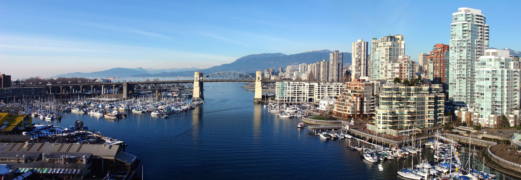 Modern hotel in Vancouver near waterfront